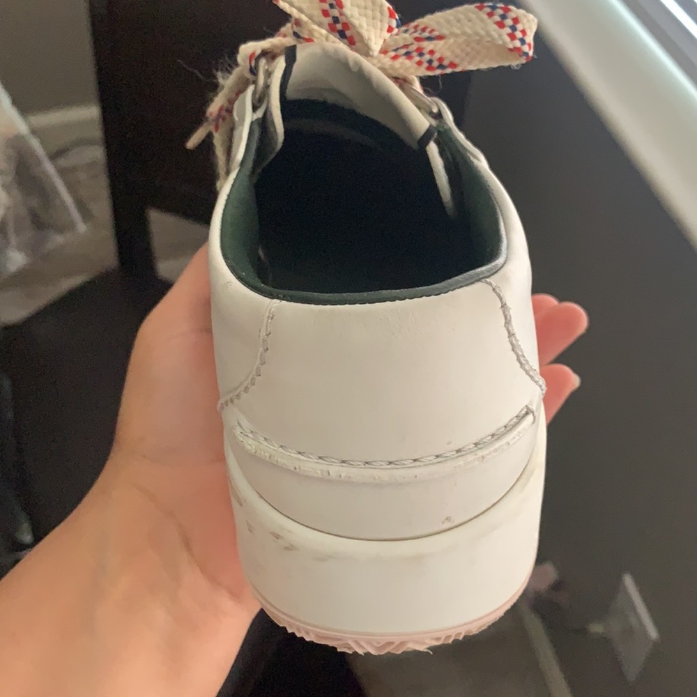 White shoe - Picture 8 of 8
